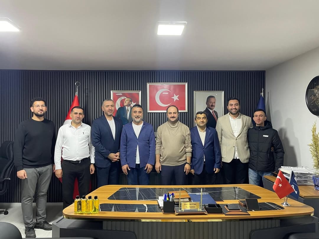 MYK Üyemiz Alper Tatlı, Anahtar Parti Bağcılar İlçe Başkanlığımızı ziyaret ederek teşkilat çalışmalarımız üzerine değerlendirmelerde bulundu.